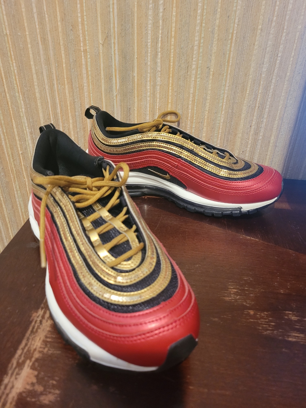 Nike Air Max 97 Women’s Metallic Gold and Red Athletic Sneaker Size 9 CT1148-600
